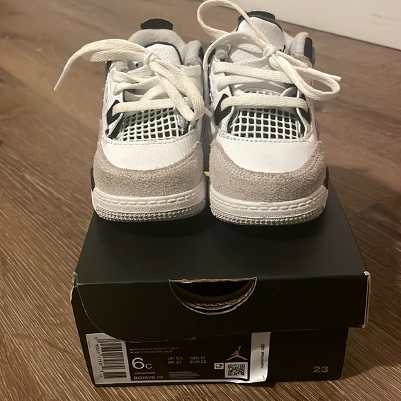 Jordan 4s military black - Picture 2 of 6